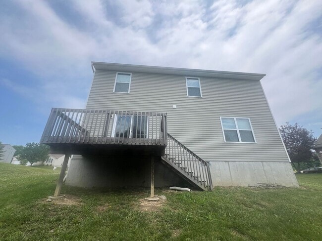 Building Photo - 244 Timber Hill 4BR/2.5BA (Hamilton)