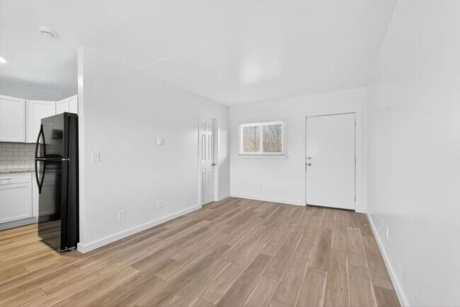 Building Photo - 7374 E Main St