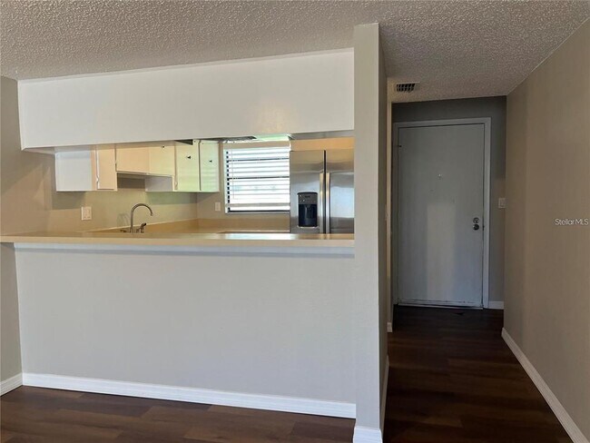 Foto del edificio - 9209 Seminole Blvd
