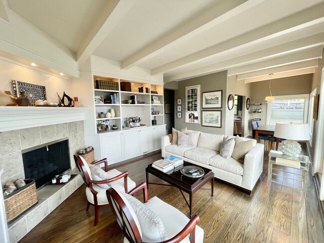 Building Photo - 3BR/2.5BA INCOMPARABLE Views!!! Prime Corona Heights Residence! 2 car parking and laundry! PROGRE...