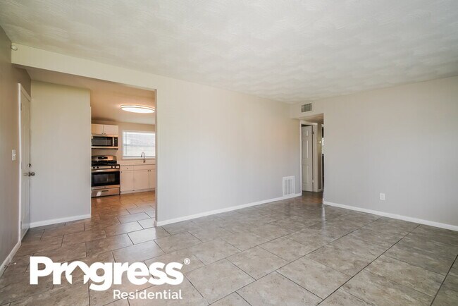 Foto del edificio - 2621 Trinity Cir NW