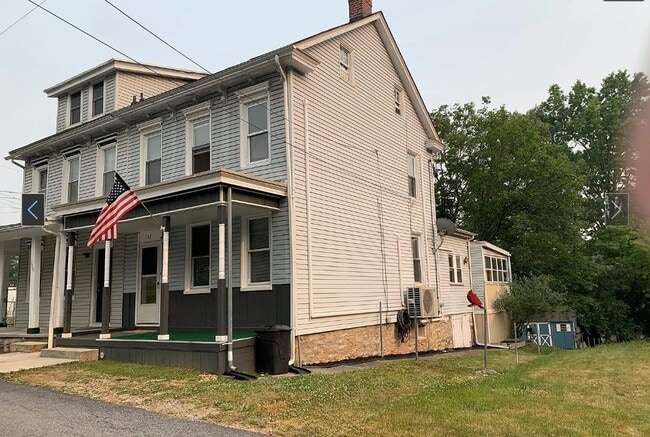 Building Photo - 732 Ehrhorn St