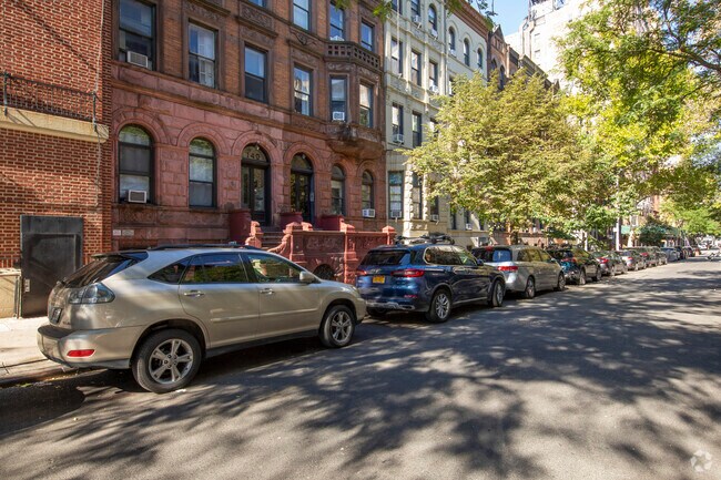 140 W 75th St New York, NY 10023 - 140 W 75th St