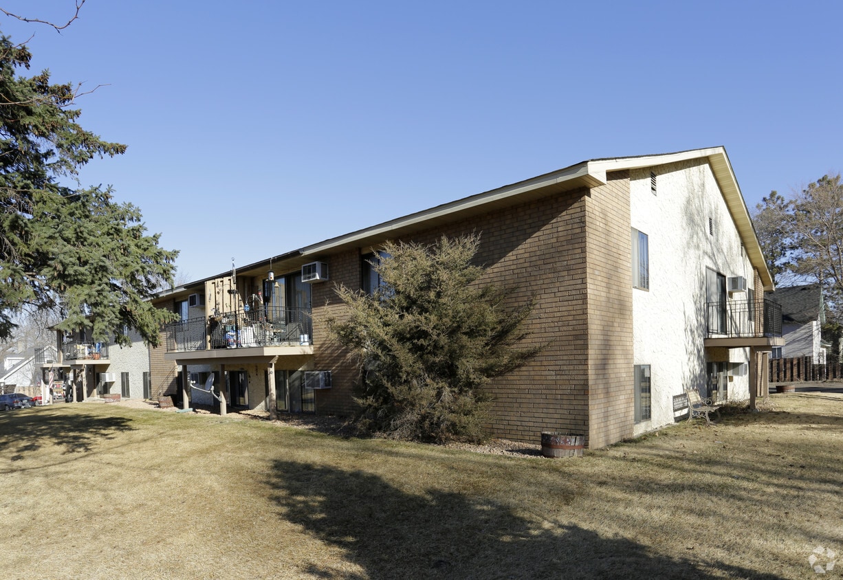 Primary Photo - 2209 Branch Ave