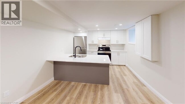 Building Photo - 132 Graham St