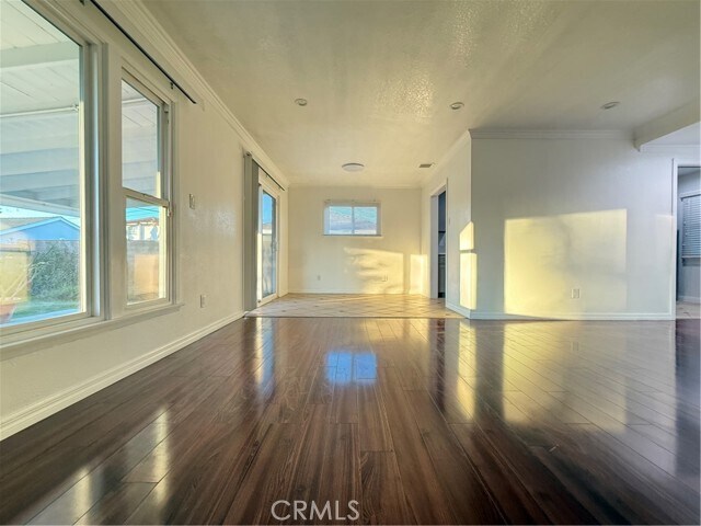 Building Photo - 545 N Toland Ave