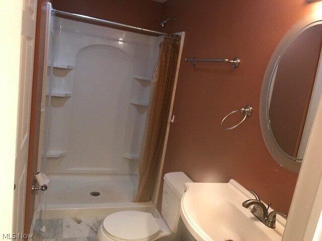 Foto principal - 5825 Crescent Ridge Dr