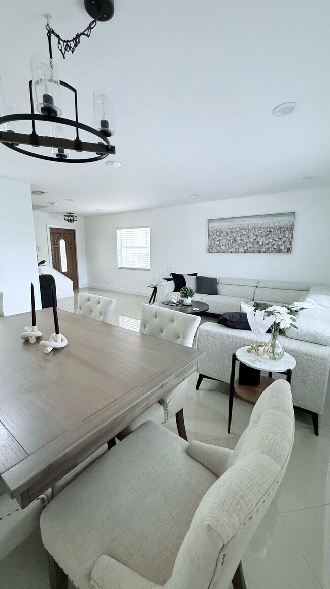 Foto del edificio - 5301 Canoe Bend Dr
