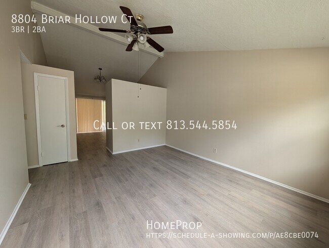 Foto del edificio - 8804 Briar Hollow Ct