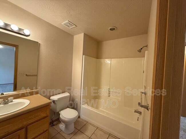 Foto del edificio - 1526 E Kerr St