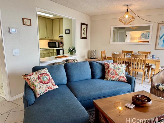 Building Photo - 2440 Kuhio Ave.