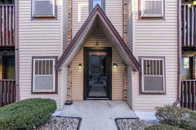 Building Photo - 4553 W 56th St