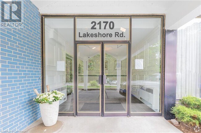 Building Photo - 2170 Lakeshore Rd.