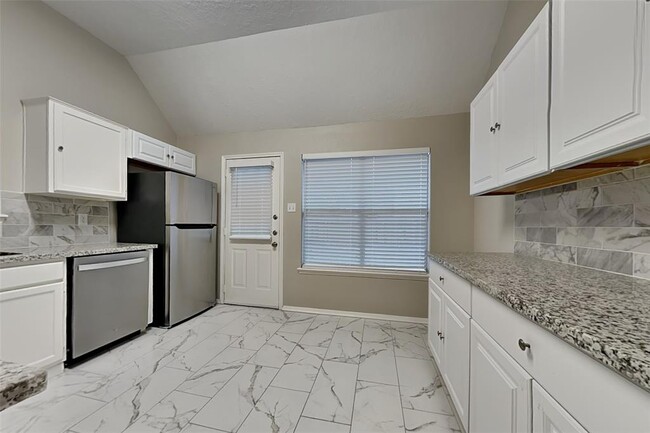 Building Photo - 16922 Colony Creek Dr