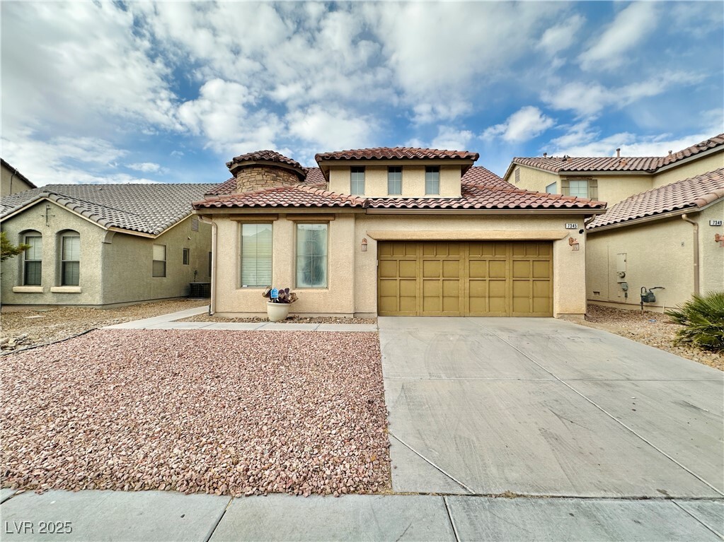 Foto principal - 7345 Rietz Canyon St