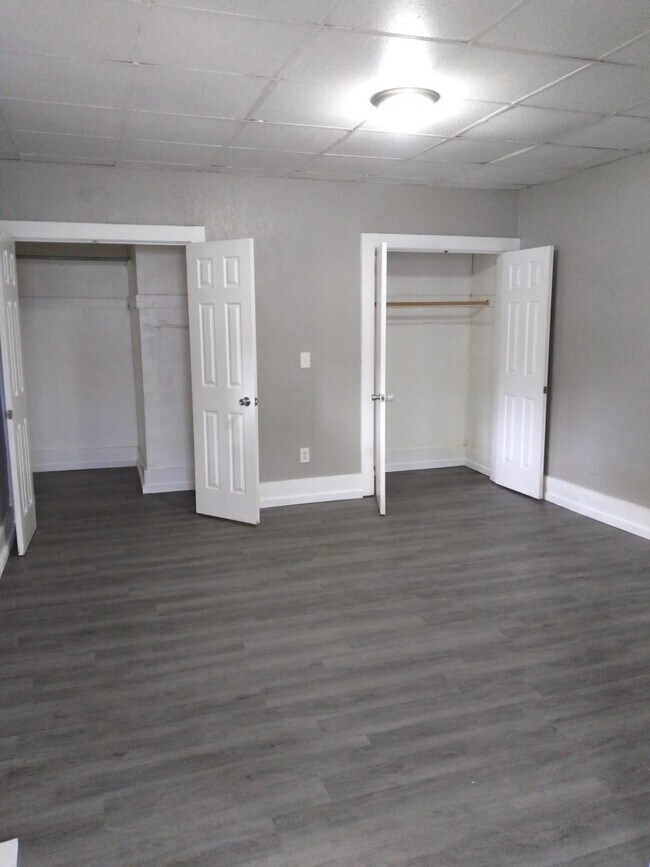 Building Photo - 1429 Brady St