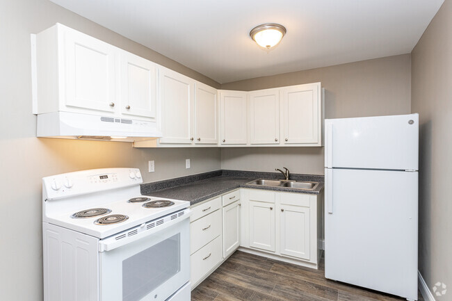 2BR, 1BA - Kitchen - Canoe Creek Apartments