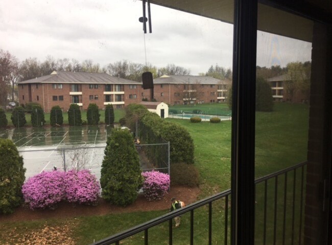 Foto del edificio - 235 Abbott Farm Ln