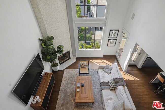 Foto del edificio - 720 Huntley Dr