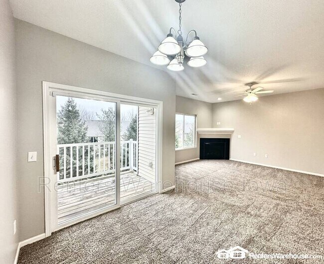 Building Photo - 2323 E Porter Ave