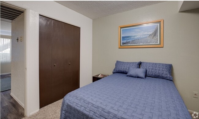 Building Photo - Chateau Gardens Apartments