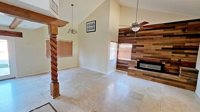 Building Photo - Ahwatukee Home with Backyard OASIS!