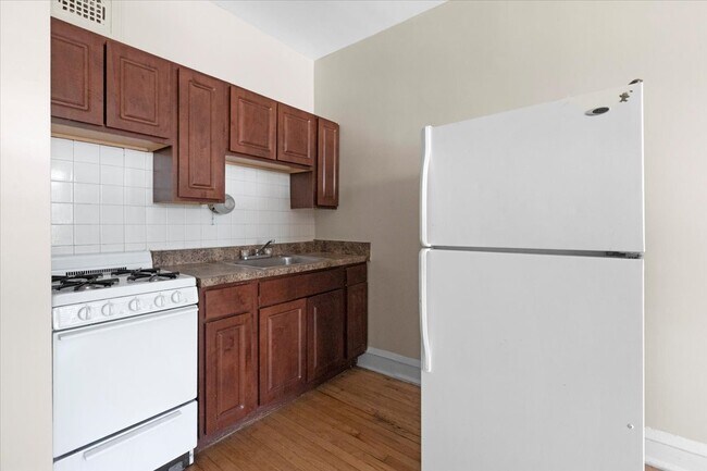 Foto del edificio - 1145 W Morse Ave