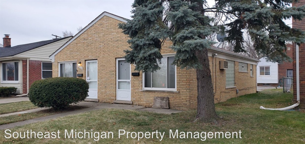 Primary Photo - 20710-20712 Moross Rd