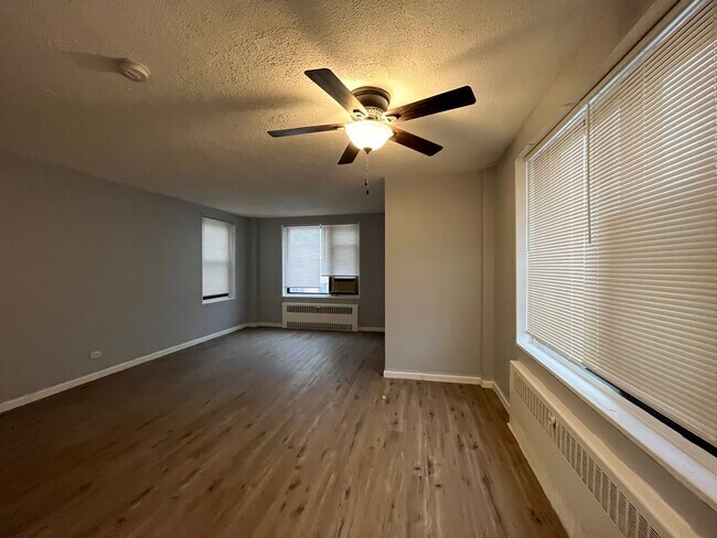 Foto del edificio - 7363 S South Shore Dr