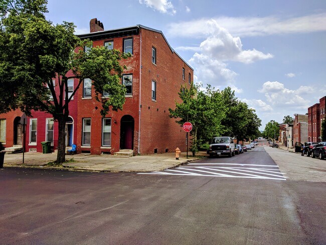 Building Photo - 1429 W Fayette St