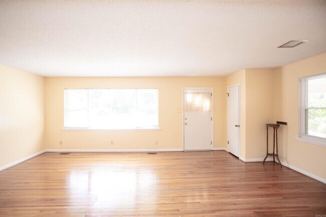 Foto del edificio - 5010 Glenmere Rd