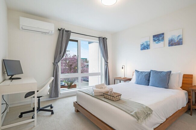 Foto del edificio - 4322 Winslow Pl N