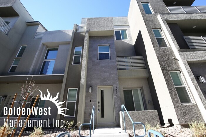 Foto principal - Sophisticated 4Bdm 4Ba New Build Townhome