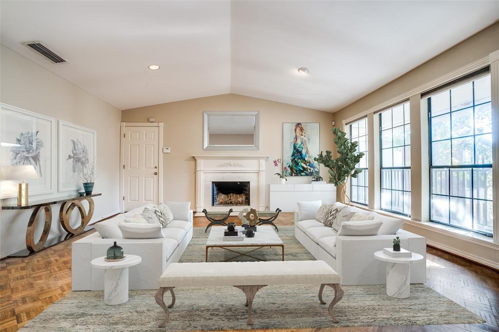 Foto principal - 6045 Hillcrest Ave