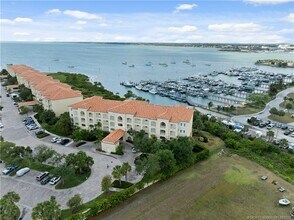 Building Photo - 34 Harbour Isle Dr W