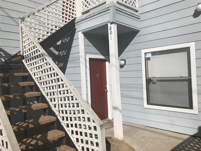 Building Photo - 14550 Fonmeadow Dr