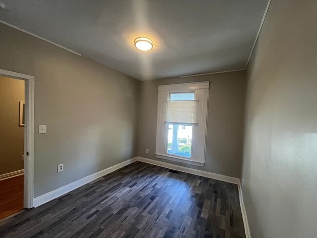 Building Photo - Cozy 3BR/1Ba house with small unfinished basement- LEASING SPECIAL - MOVE IN BY 5/31/2026 AND REC...