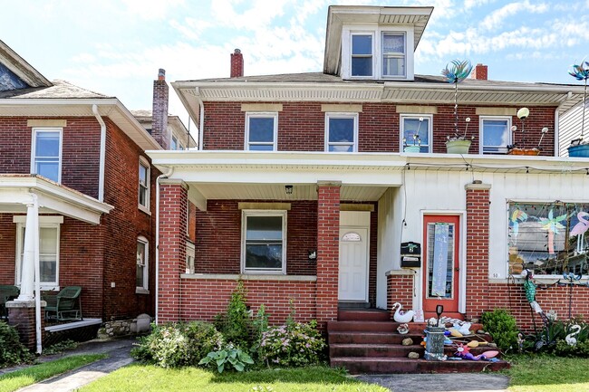 Building Photo - 3 Bedroom 1.5 Bath in Lemoyne