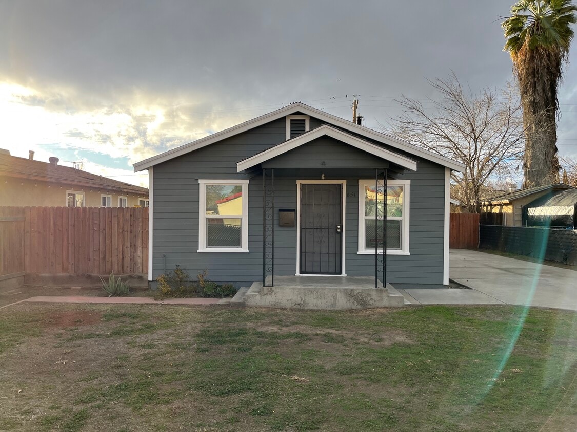 651 S 8th St, Kerman, CA 93630 House Rental in Kerman, CA
