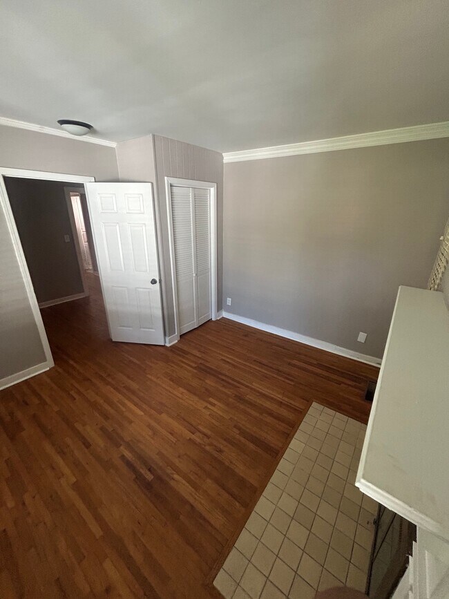 Building Photo - 13 Brantwood Dr