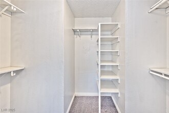 Building Photo - 2408 Paradise Village Way