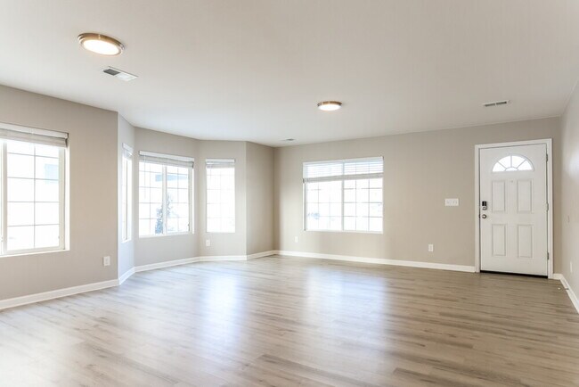 Building Photo - 5026 Perth Ct