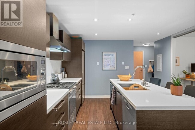 Building Photo - 588 Annette St