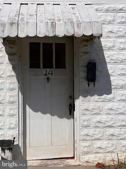 Foto del edificio - 24 W Cecil St