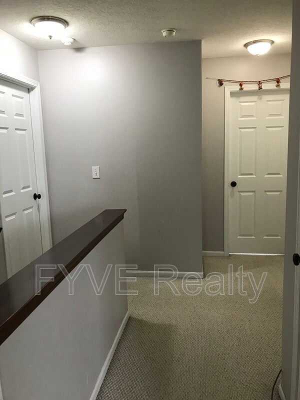 Building Photo - 8601 Portwood Ln