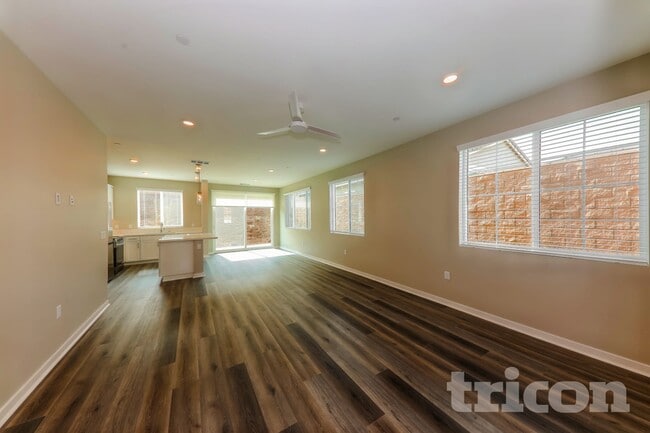 Building Photo - 619 Citron St