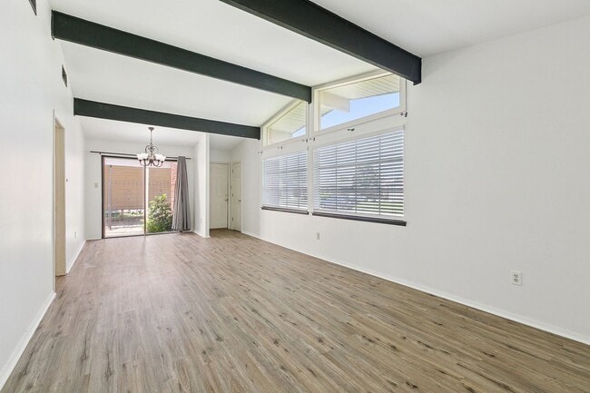 Building Photo - Cozy Oasis in Metairie: Your Dream Home Aw...