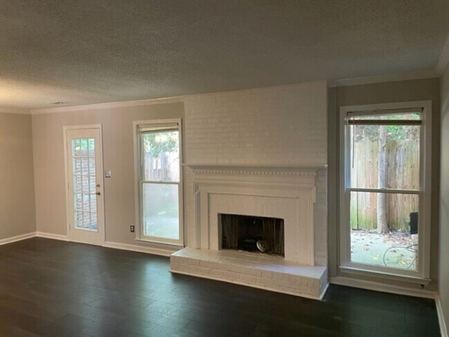 Foto del edificio - For Rent