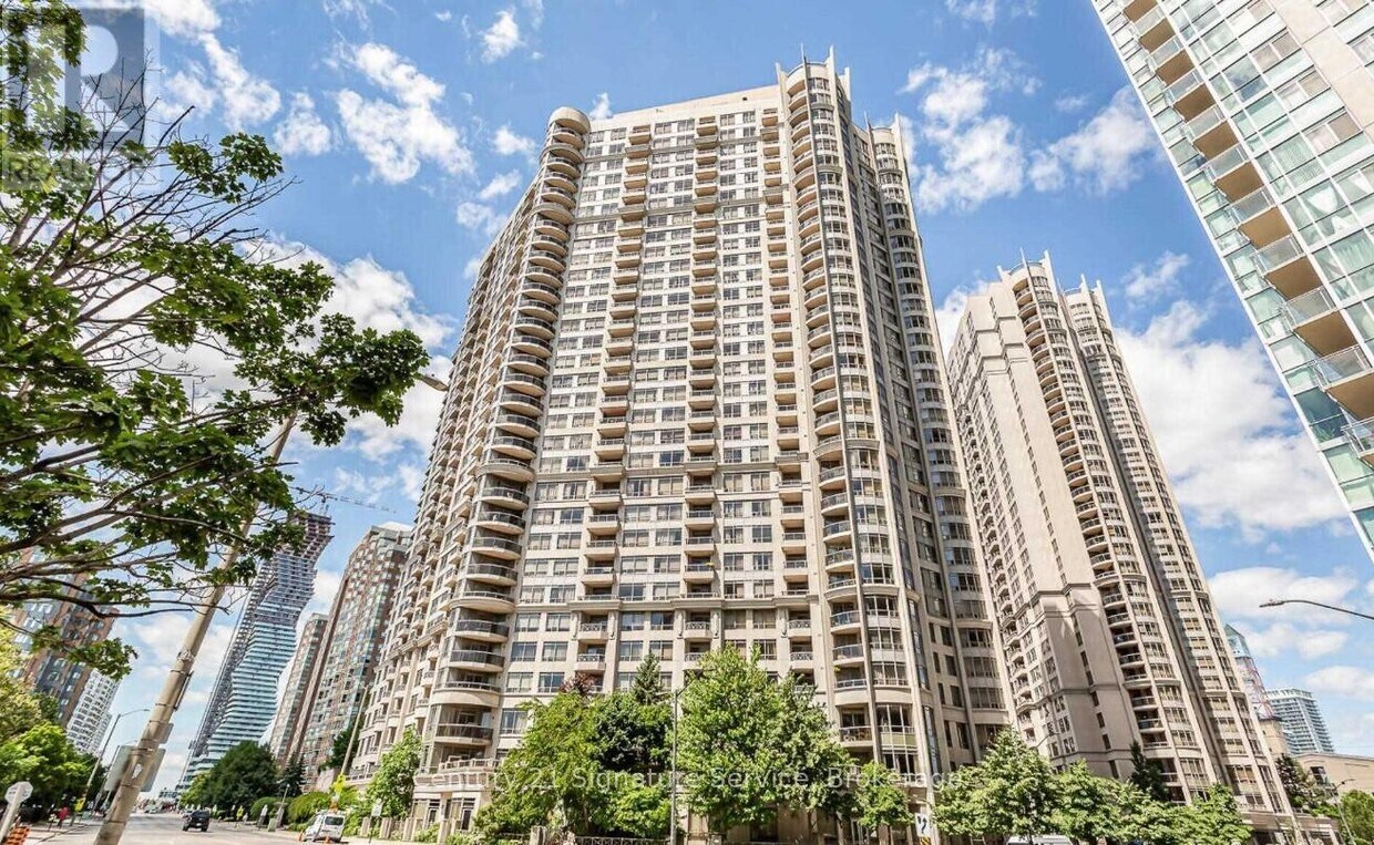 Photo principale - 3880 Duke of York Blvd