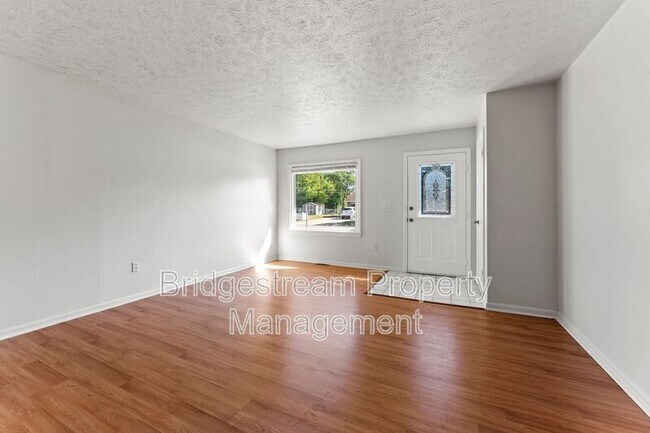 Foto del edificio - 924 Tradewind Dr